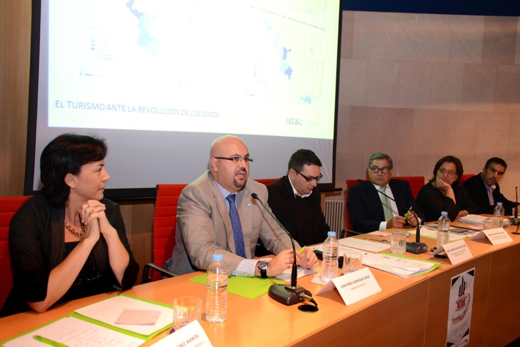 01 Gerente de ASHOTEL en Facultad de Matematicas