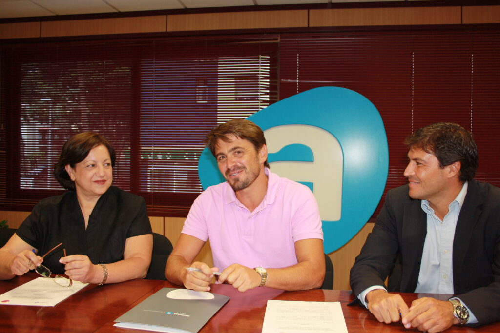 firma convenio Ashotel Ataretaco 10