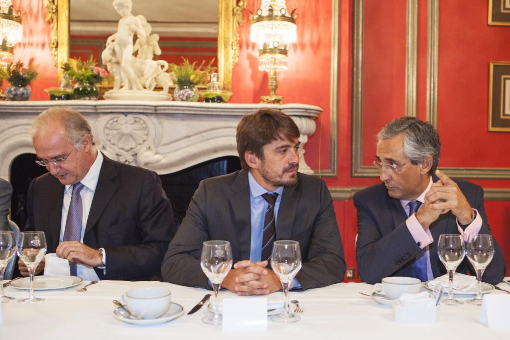 Cumbre banca hoteles 2