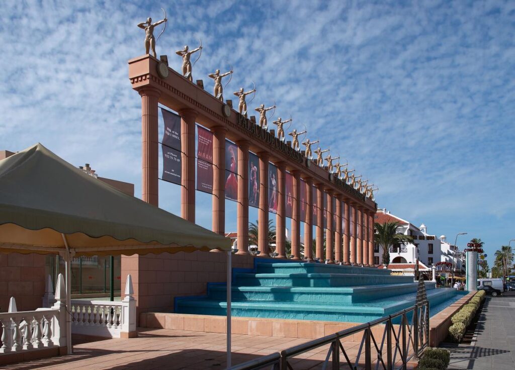 fachada piramide de arona