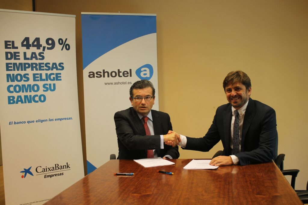 Foto CaixaBank y Ashotel 2