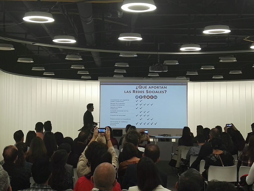 17032017 master class RRSS FIT Canarias Ashotel
