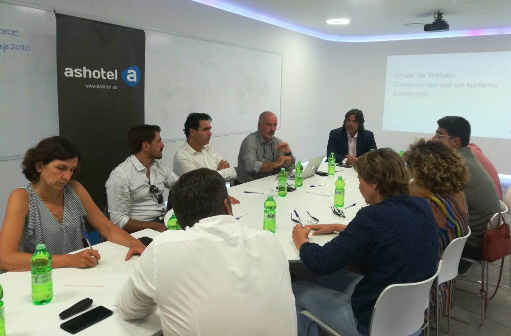 18092019 primera reunion grupo sostenibilidad hotelera 10 web