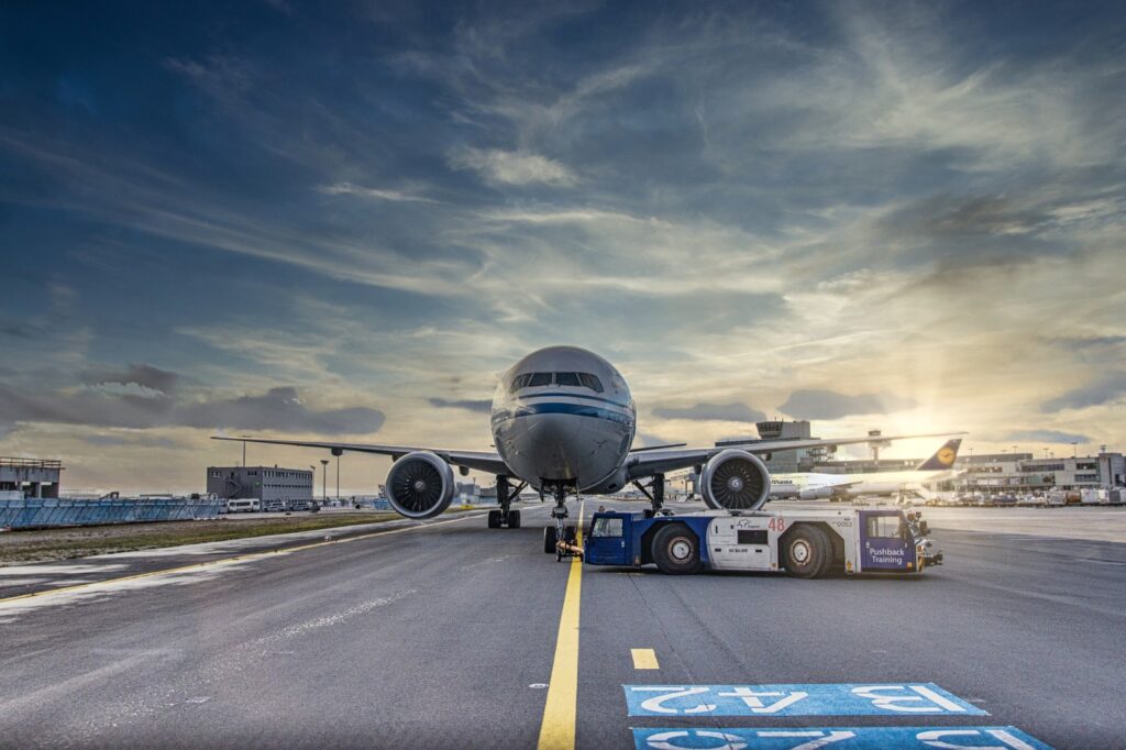 avion en aeropuerto