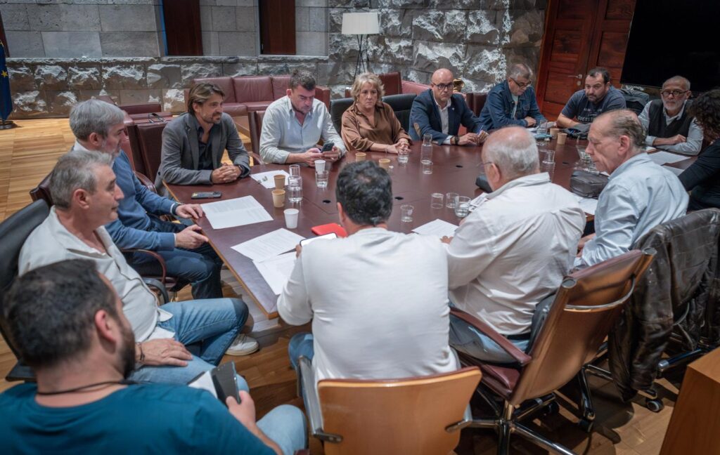 16042025 reunion patronales sindicatos Presidencia7