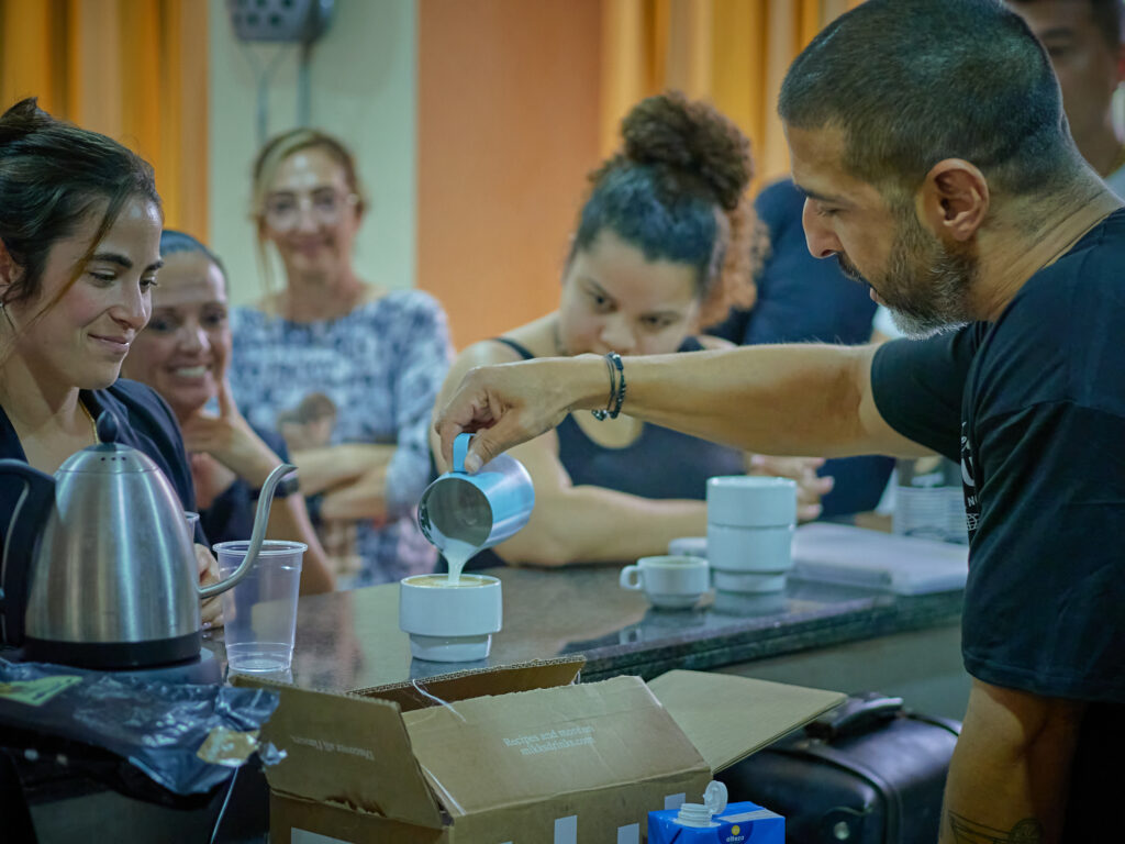 251125 TALLER BARISTA CAFE ASHOTEL 033